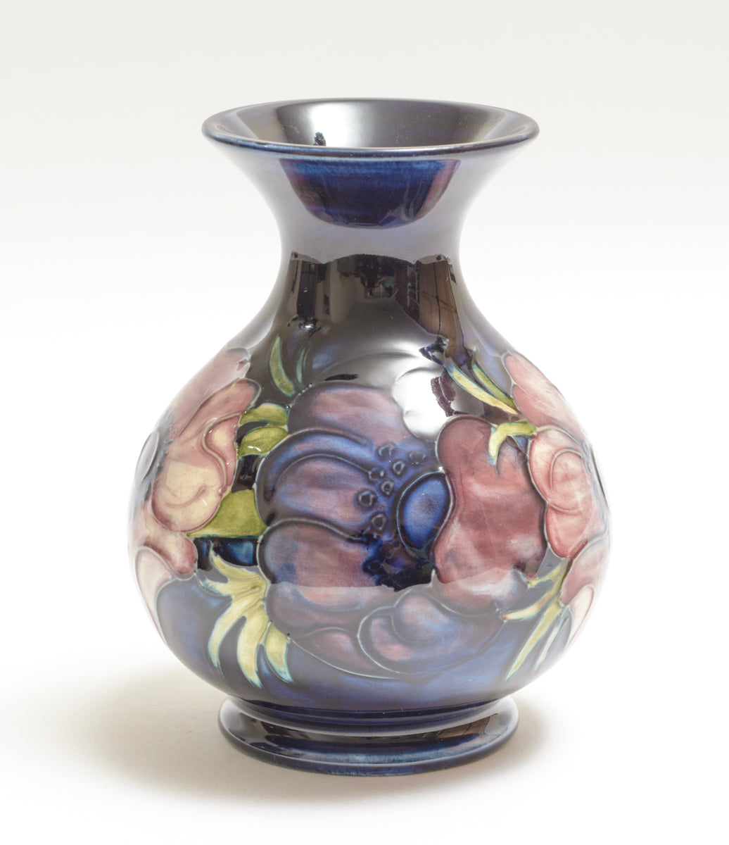Vintage Moorcroft Anemone Pattern Vase Tubelined Art Pottery With Label (3228)