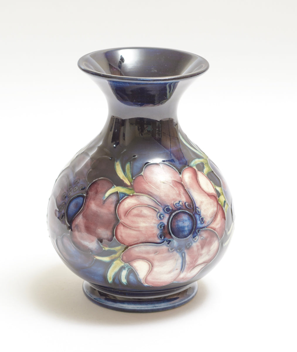 Vintage Moorcroft Anemone Pattern Vase Tubelined Art Pottery With Label (3228)