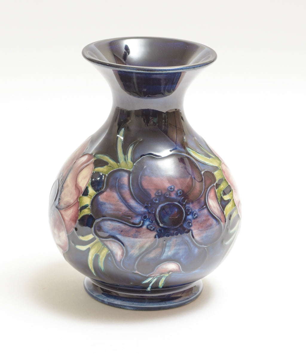 Vintage Moorcroft Anemone Pattern Vase Tubelined Art Pottery With Label (3228)