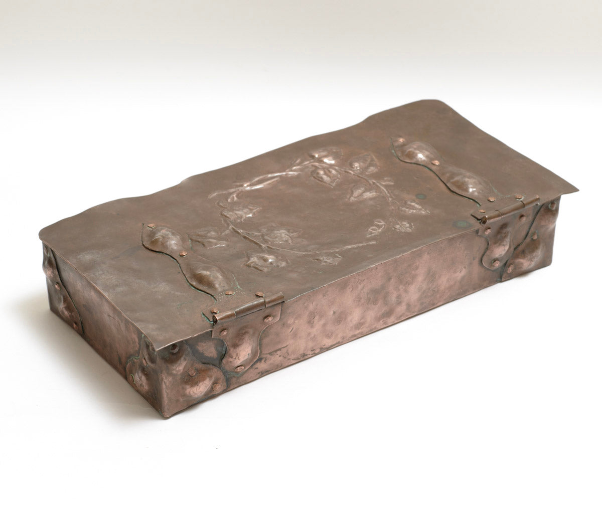 Antique Hand Made Arts & Crafts Copper Lidded Box With Art Nouveau Motifs (3231)