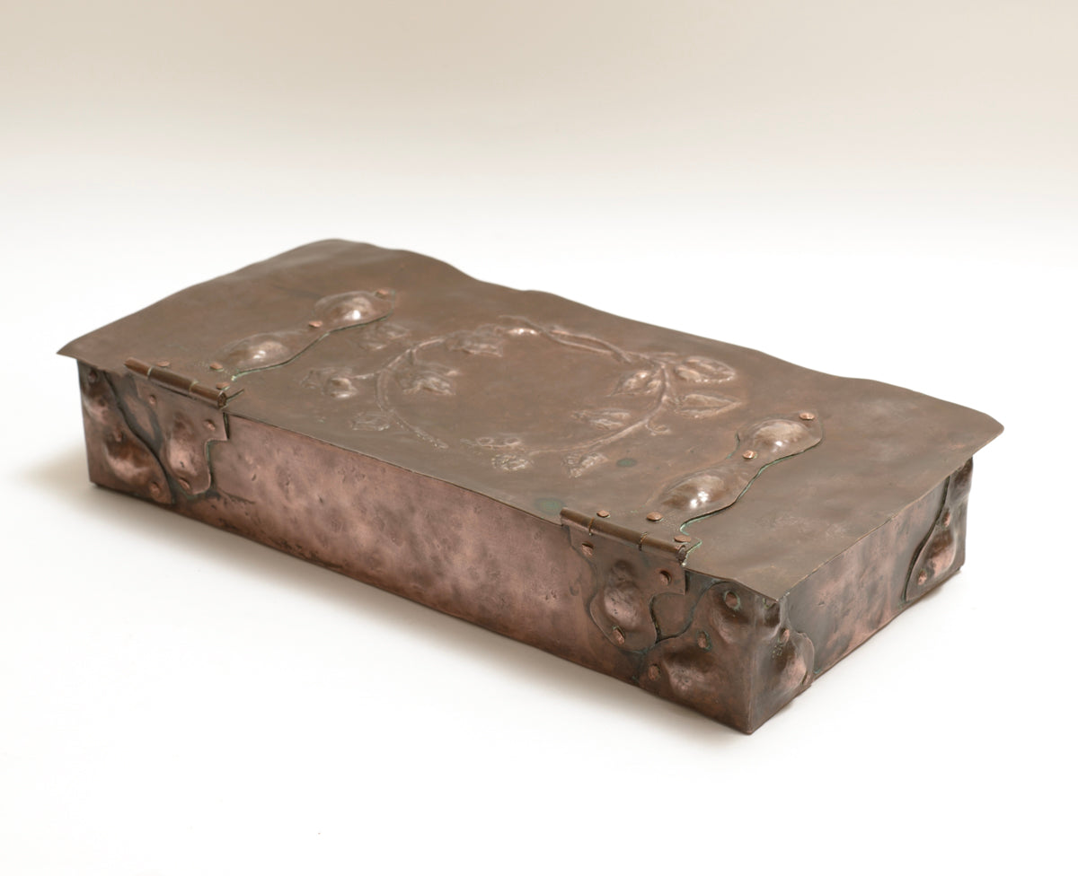 Antique Hand Made Arts & Crafts Copper Lidded Box With Art Nouveau Motifs (3231)