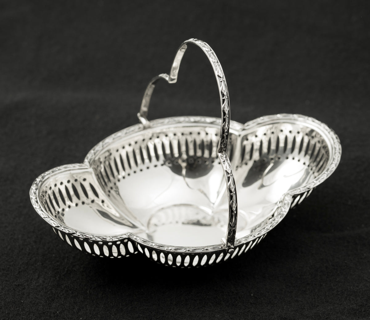 Antique Edwardian Sterling Silver Small Swing Handle Sweet Basket 1910 HM (3255)