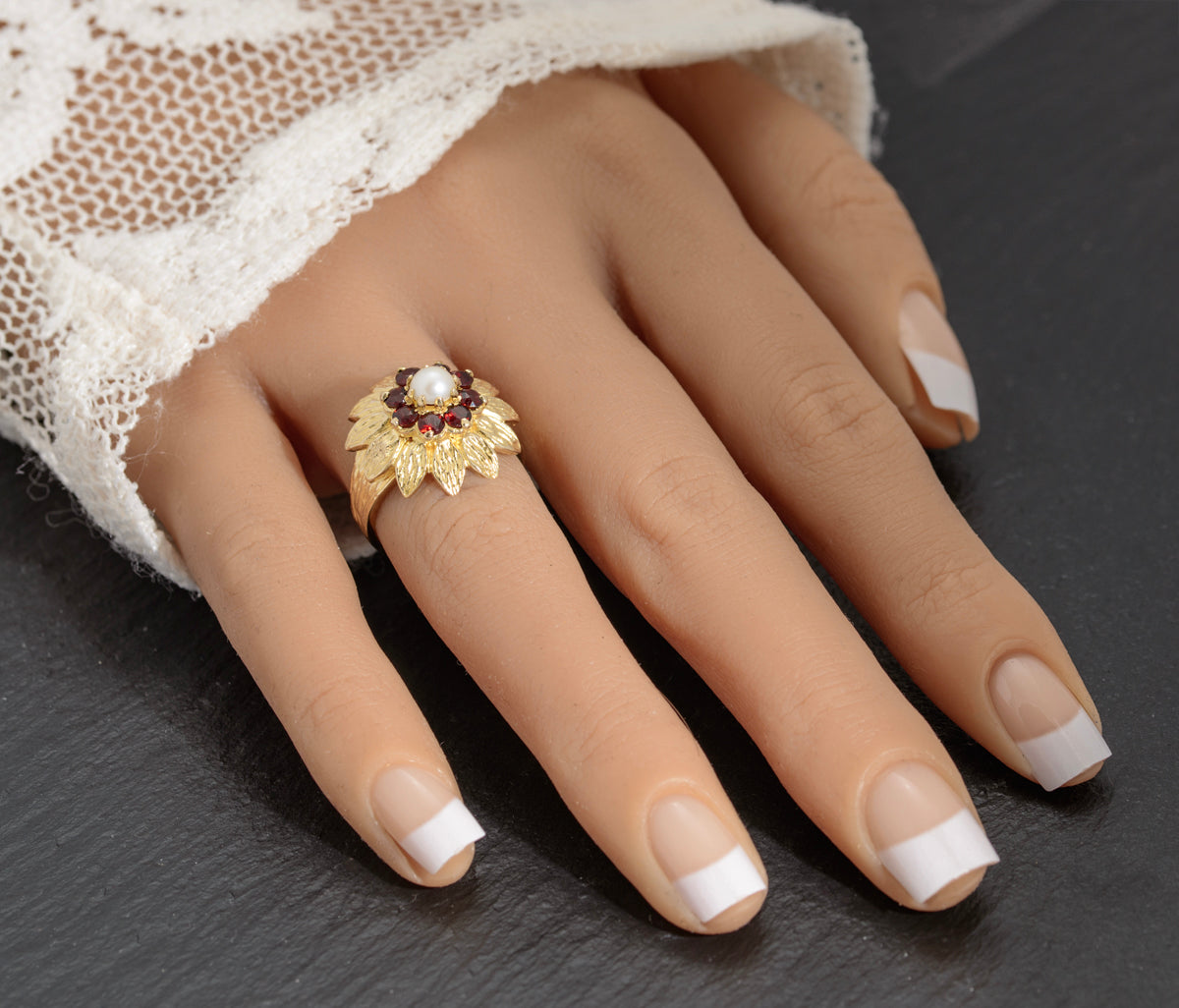 Vintage 9ct Gold Cocktail Ring 1970's Retro With Garnet & Cultured Pearl (A1536)