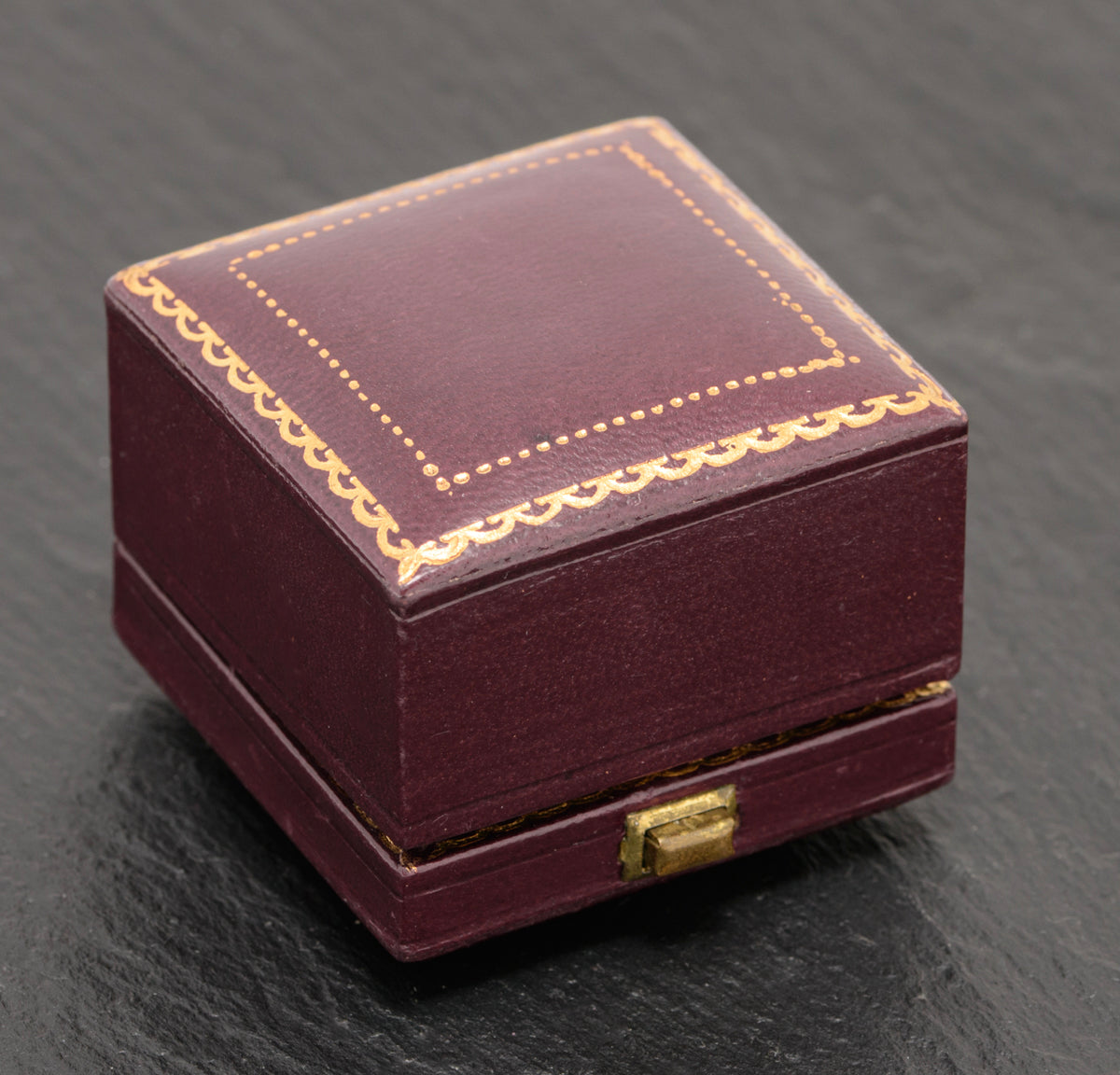 18ct Gold & Diamond Studded Wedding Band Ring 2000 Hallmark - Boxed (A1584)