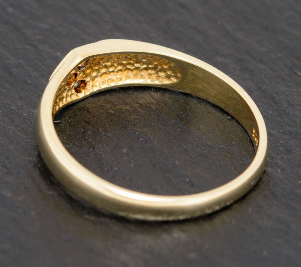 Modern Stylish 14ct Gold Ring With Chevron Detail & CZ Gemstones Size P1/2 (A1585)