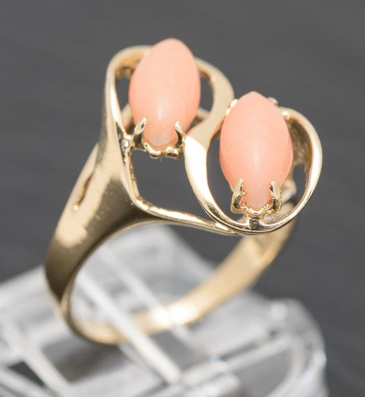 Vintage 18ct Gold Ring With Twin Natural Pink Coral Marquise Cabochons (A1626)
