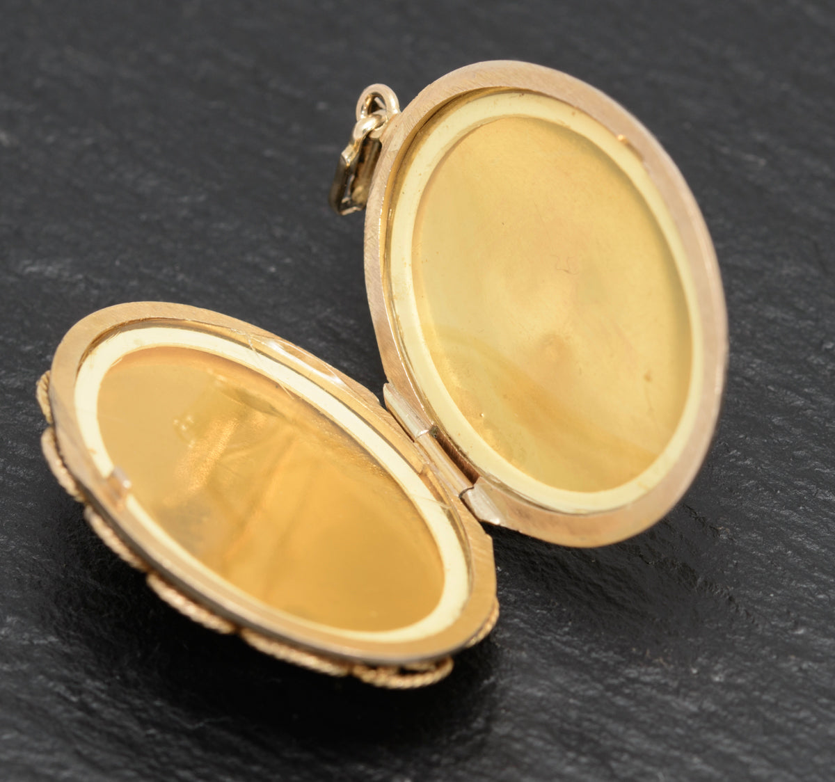 Vintage 9ct Gold & Enamel Photo Locket With Filigree Work London 1971 (A1627)