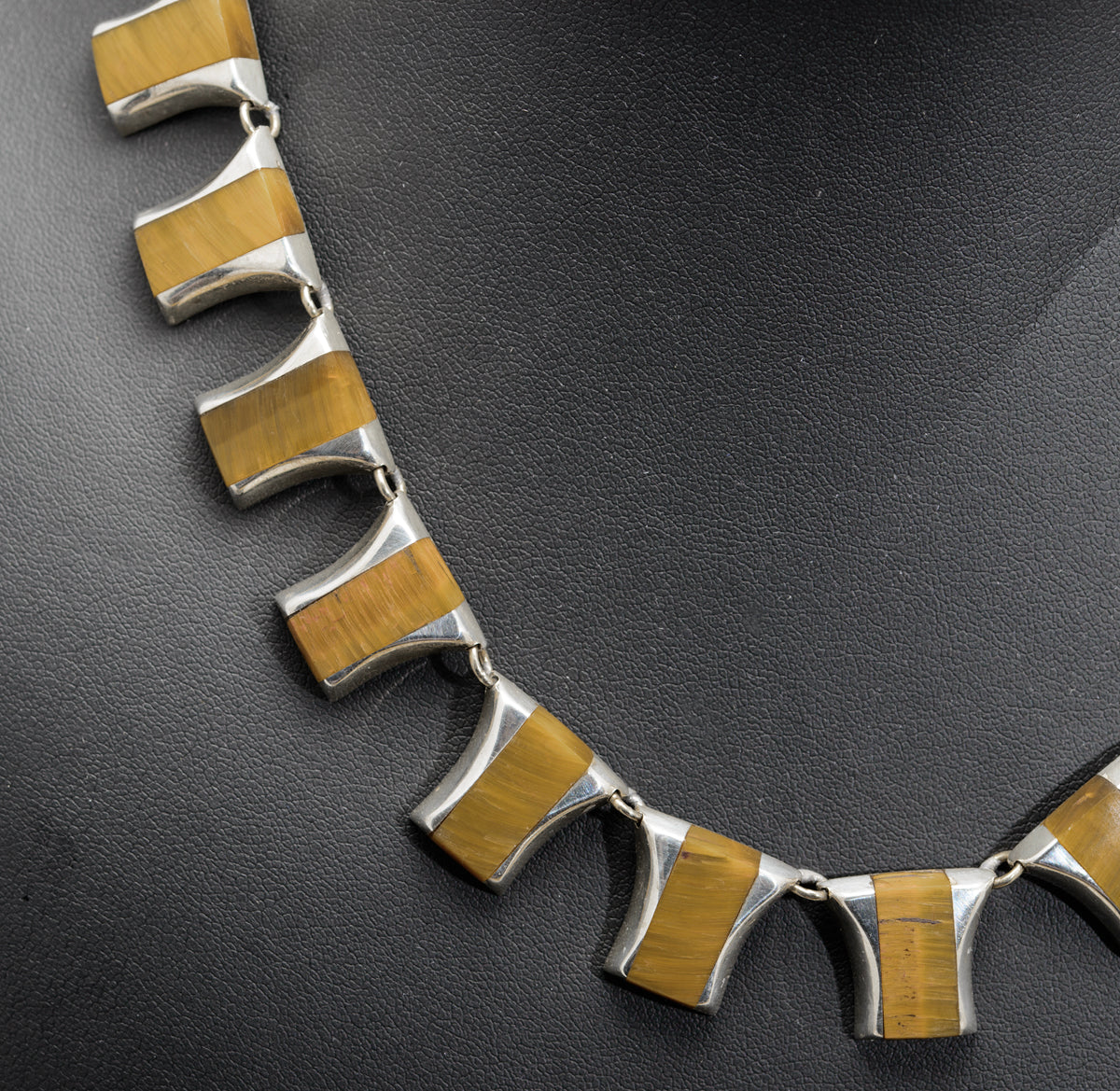 Vintage Mexican Sterling Silver & Tigers Eye Panels Necklace c.1980 (A1628)