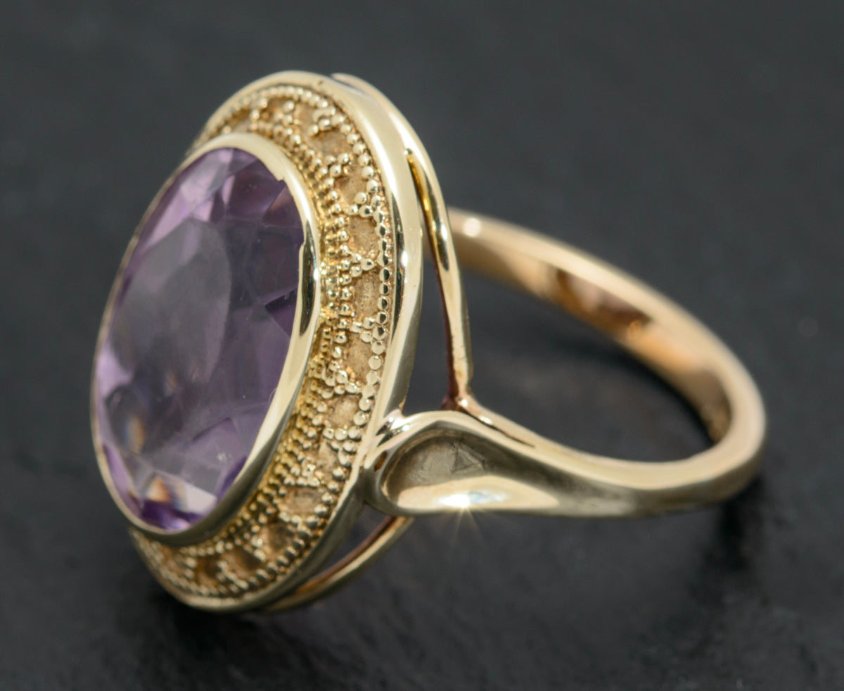 Vintage 9ct Gold & Oval Facet Cut Natural Amethyst Gemstone Dress Ring (A1633)
