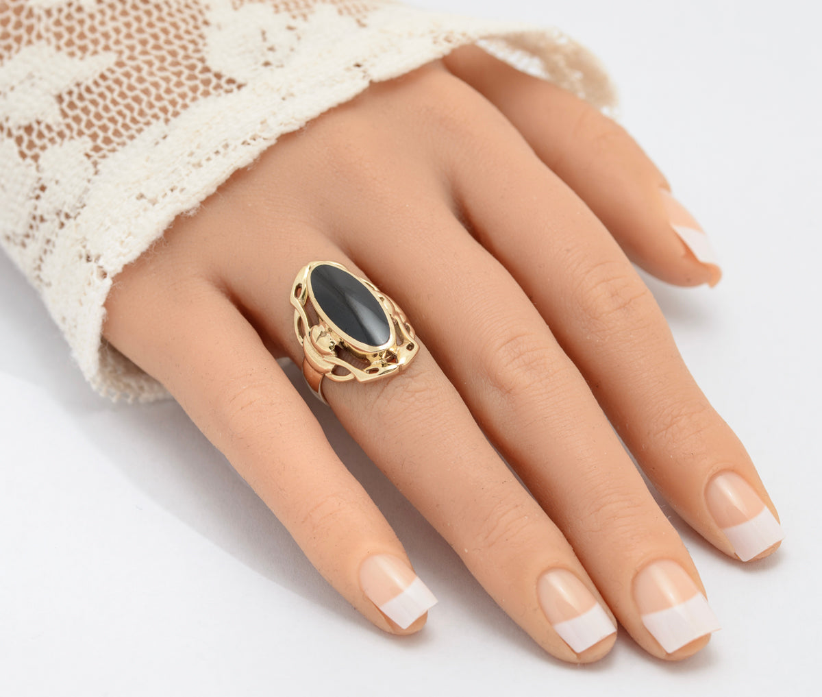 Whitby Jet 9ct Gold Chunky Stylish Gothic Ring by C W Sellors UK Size L - Boxed (A1649)