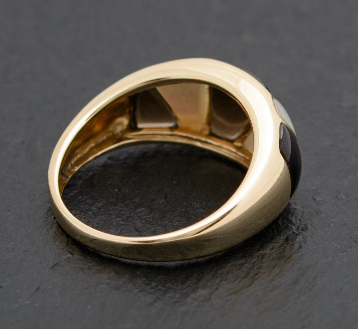 Stylish 9ct Gold Smoky Quartz & Mother of Pearl Bombe Dress Ring (A1743)