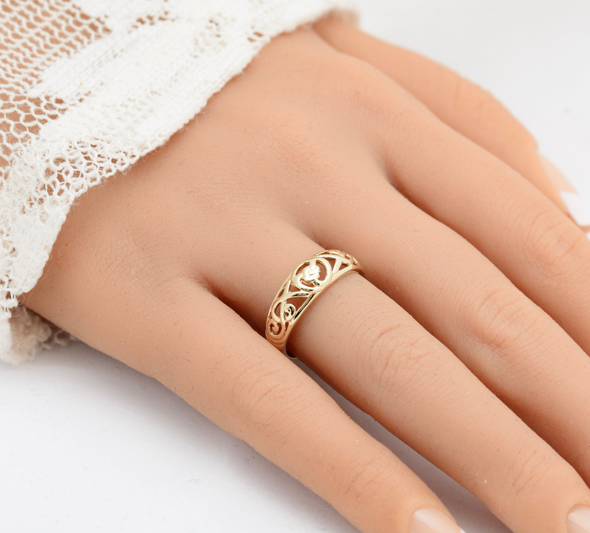 1990's Vintage 9ct Solid Gold Band Ring With Cut Out Detail UK Size P (A1750)