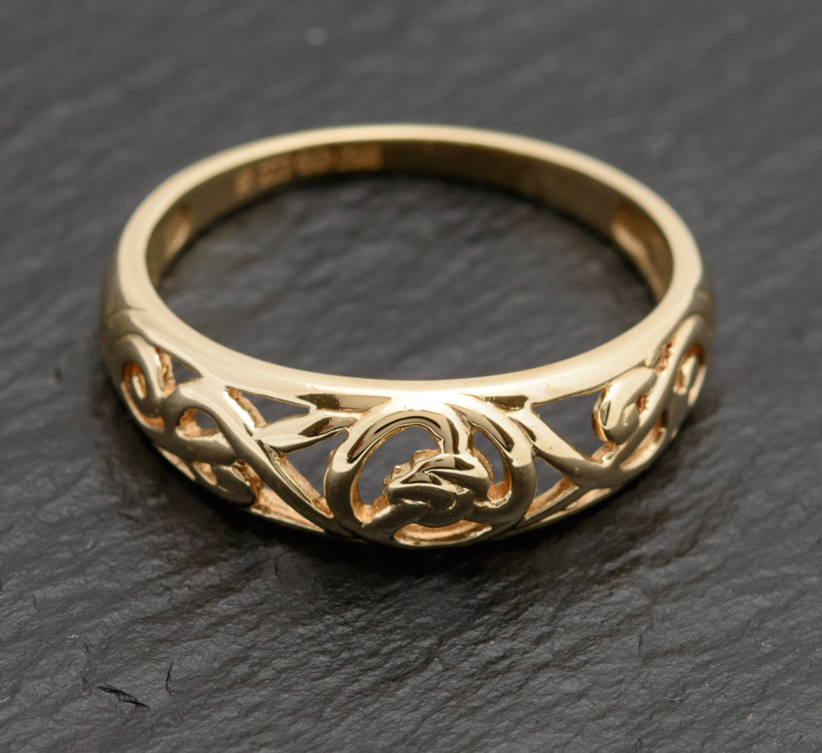1990's Vintage 9ct Solid Gold Band Ring With Cut Out Detail UK Size P (A1750)