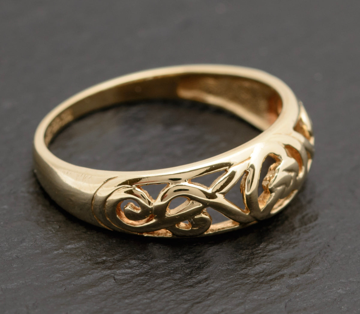 1990's Vintage 9ct Solid Gold Band Ring With Cut Out Detail UK Size P (A1750)