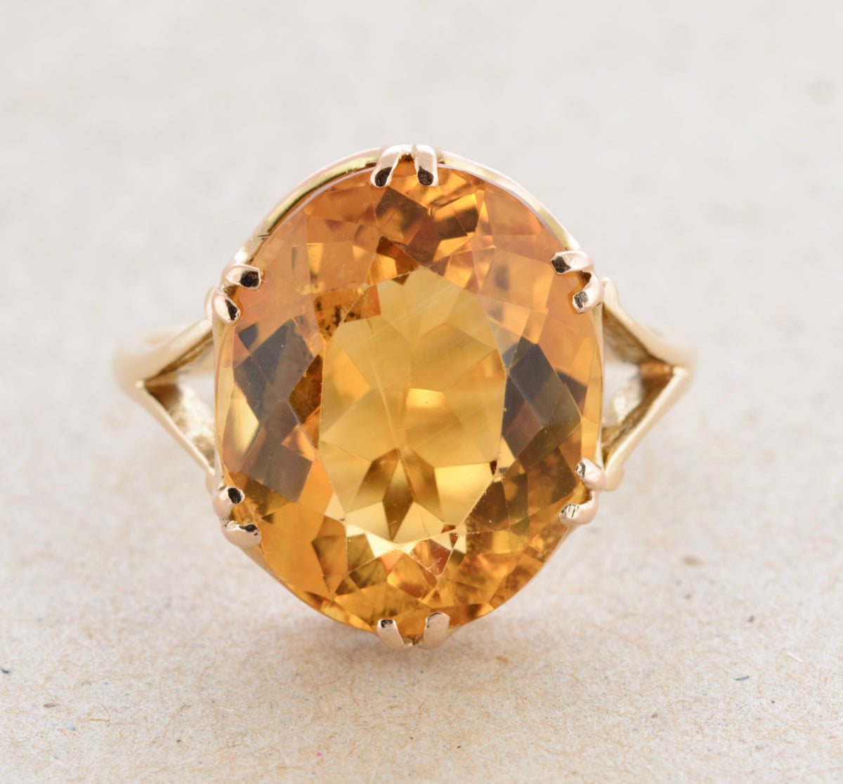 Vintage Ring In 9ct Gold With Large Natural 12.25ct Citrine Gemstone 1960's (A1763)