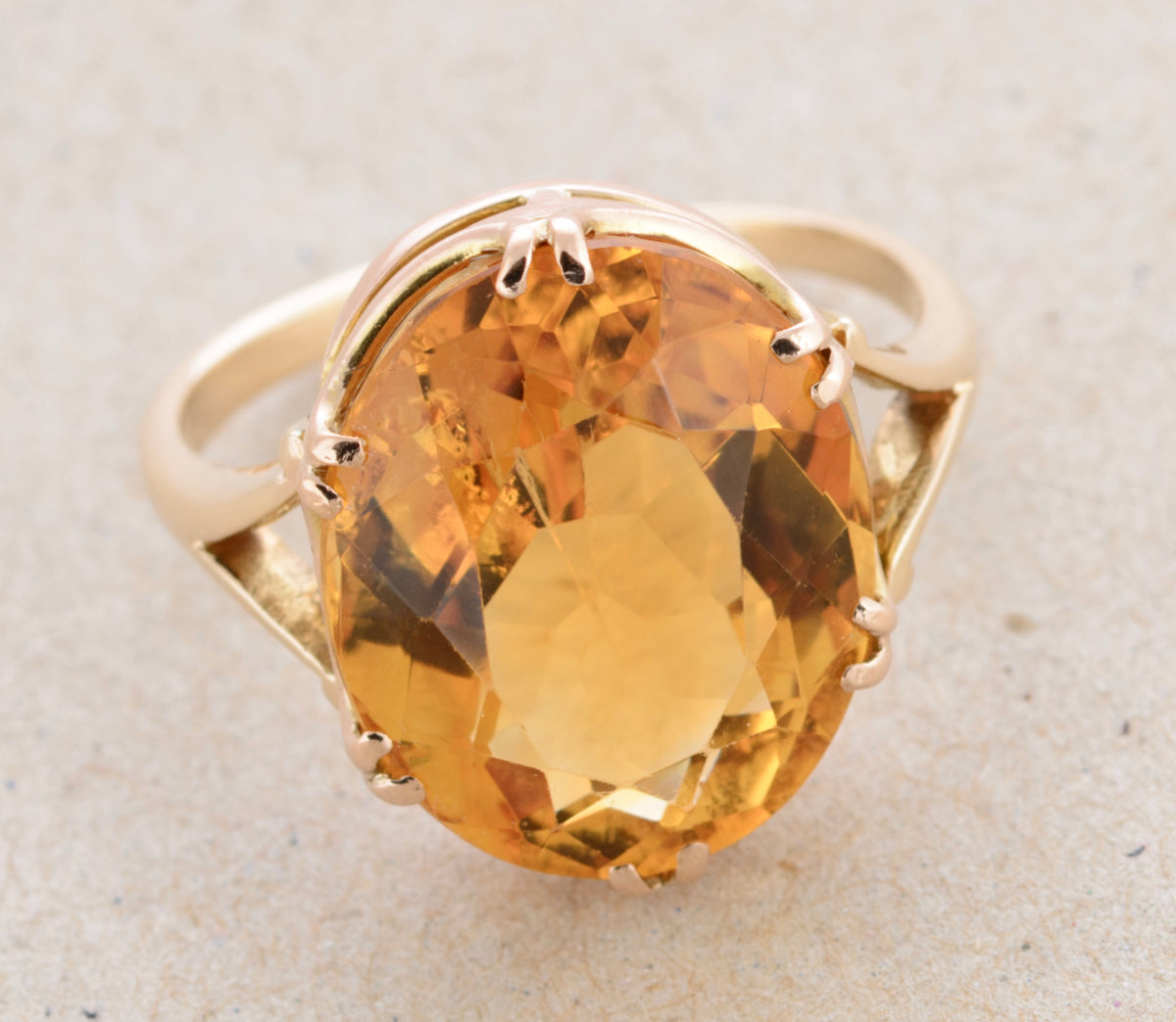 Vintage Ring In 9ct Gold With Large Natural 12.25ct Citrine Gemstone 1960's (A1763)