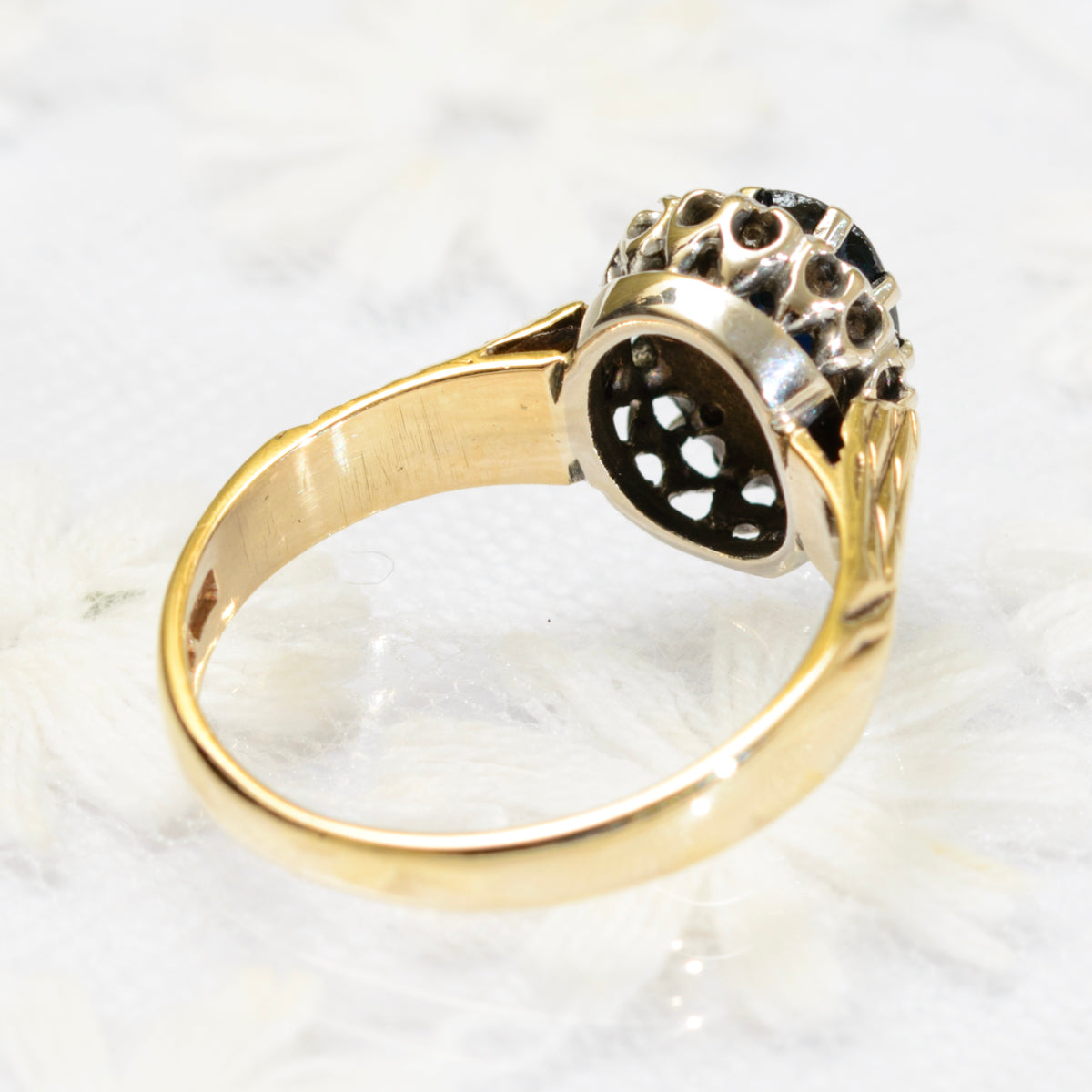 Vintage 9ct Gold Ring With 0.88 Carat Natural Sapphire & Diamond Halo (A1798)