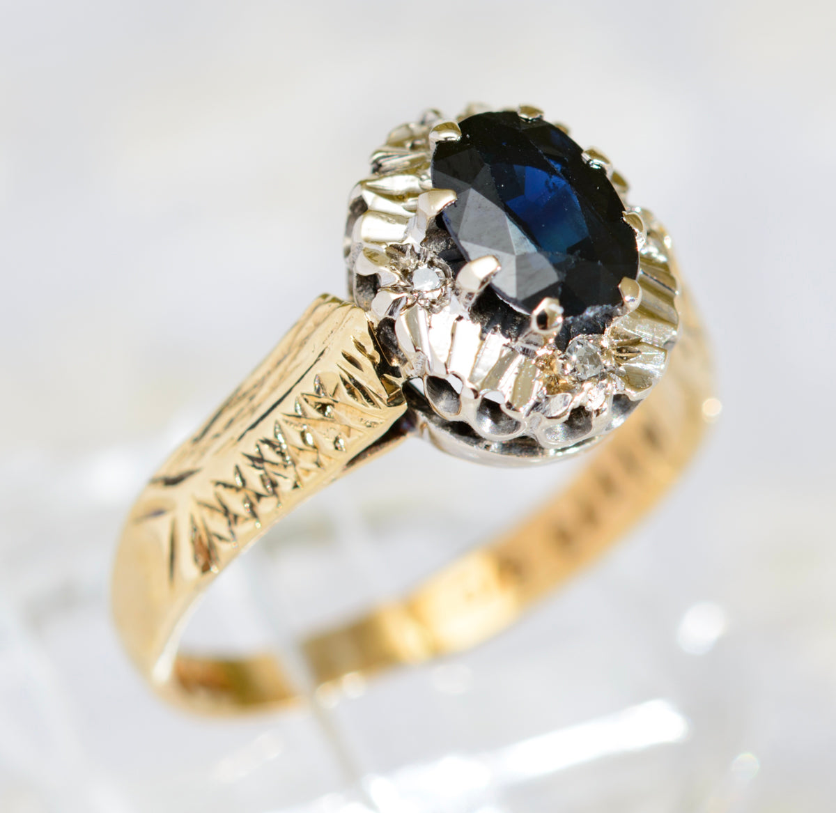 Vintage 9ct Gold Ring With 0.88 Carat Natural Sapphire & Diamond Halo (A1798)