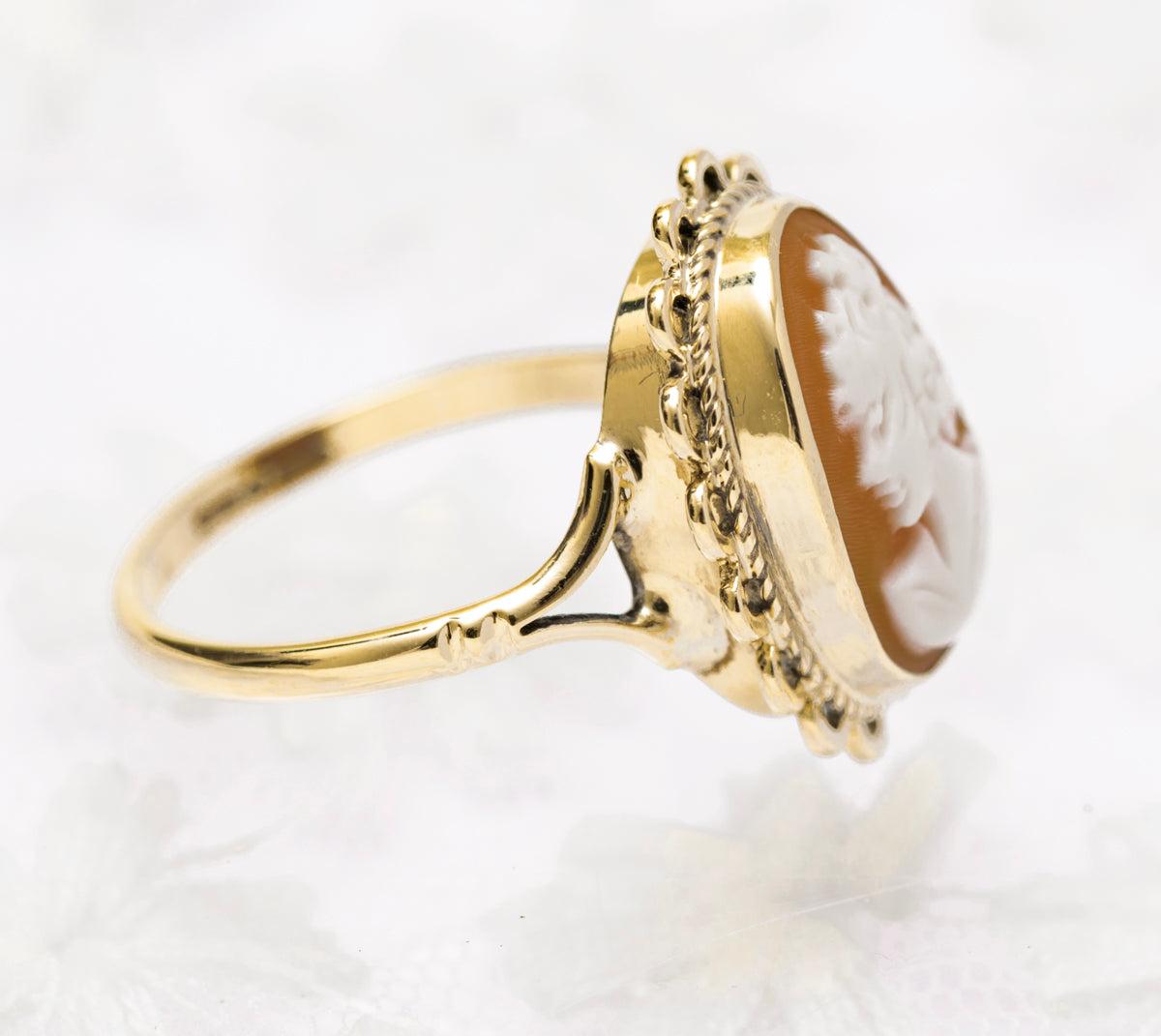 Vintage 1960's 9ct Gold & Cameo Portrait Ring Birmingham Hallmark UK Size M (A1818)