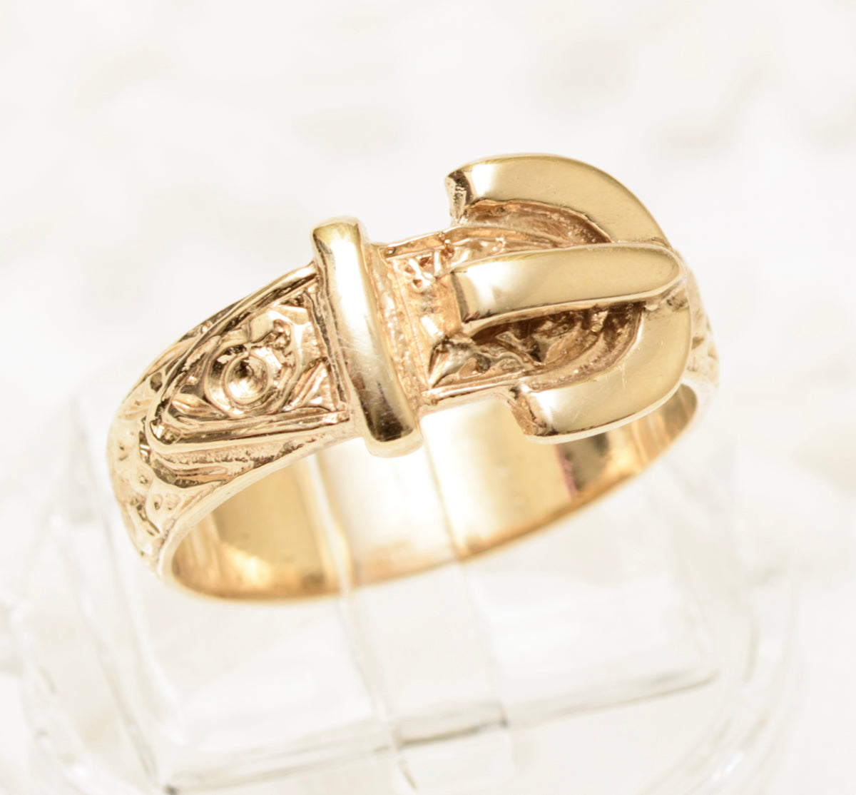 9ct Solid Gold Buckle Ring With Textured Band Sheffield Hallmark 1994 UK Size N (A1833)