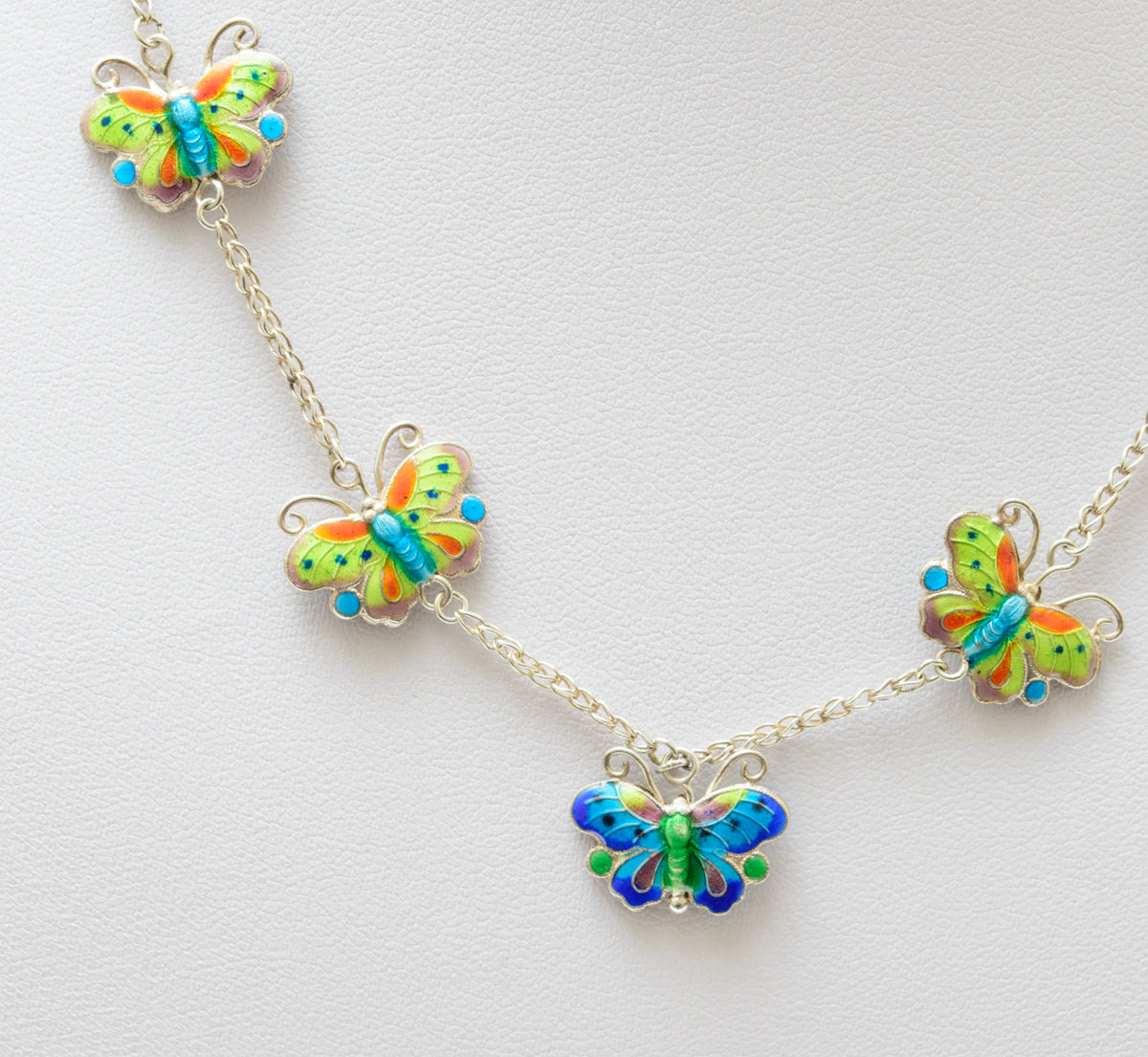 Vintage Sterling Silver Necklace With Enamel Butterflies & Filigree Clasp (A1835)