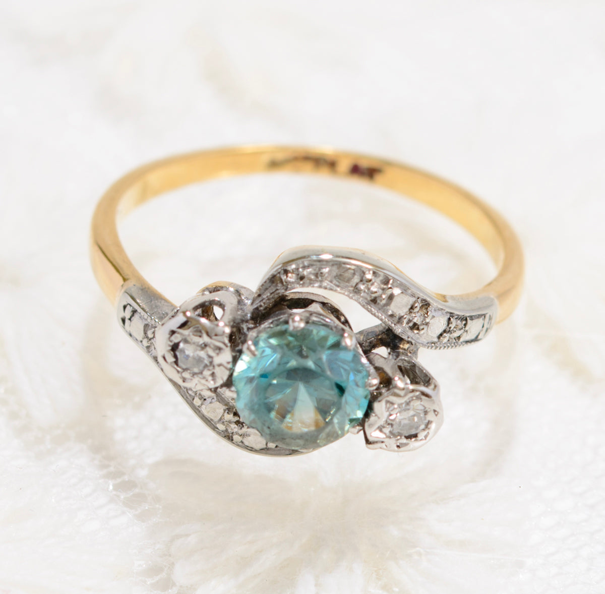 Art Deco 18ct Gold & Platinum Ring With Natural Blue Zircon & Diamonds UK Size K (A1861)