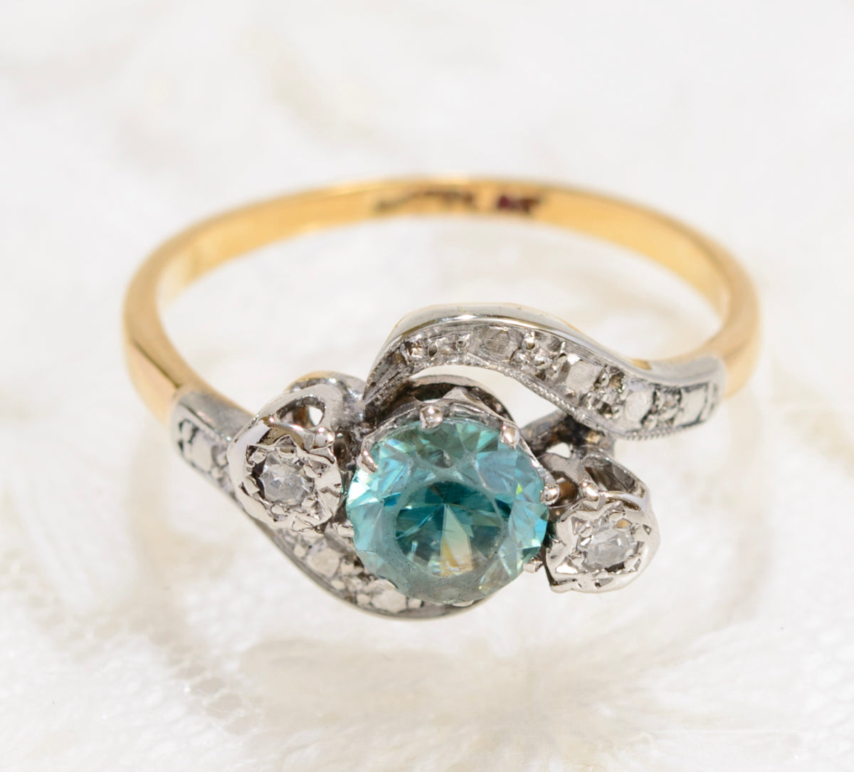 Art Deco 18ct Gold & Platinum Ring With Natural Blue Zircon & Diamonds UK Size K (A1861)