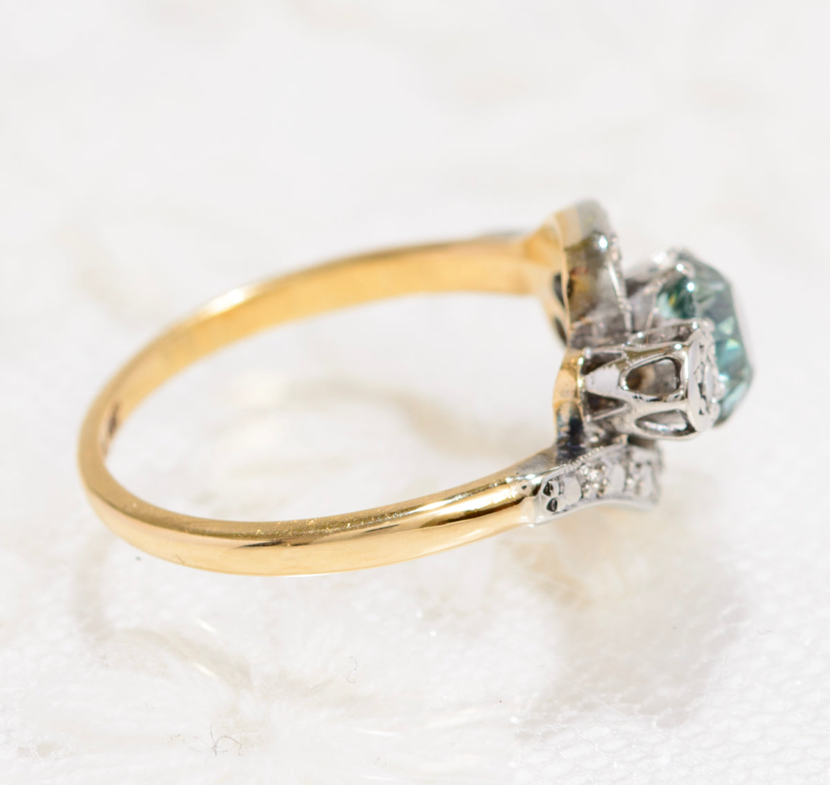 Art Deco 18ct Gold & Platinum Ring With Natural Blue Zircon & Diamonds UK Size K (A1861)