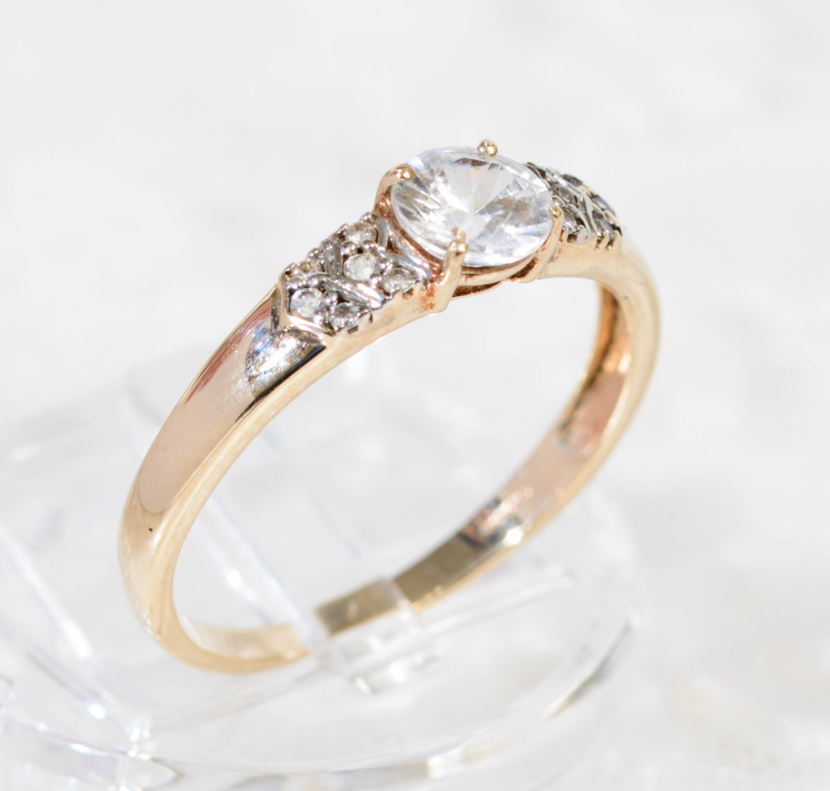 9ct Gold Solitaire Ring With Accents White Zircon Gemstones Birmingham Hallmark (A1913)