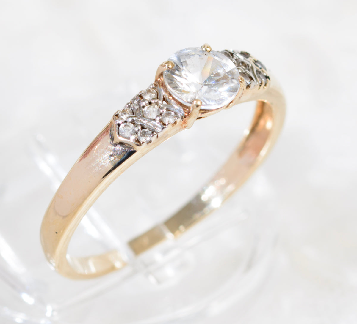 9ct Gold Solitaire Ring With Accents White Zircon Gemstones Birmingham Hallmark (A1913)