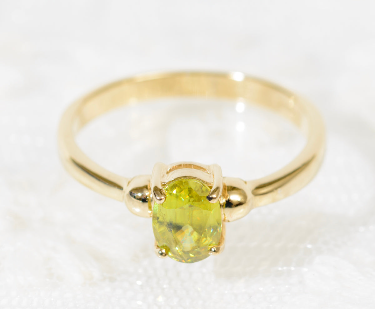 9ct Gold Solitaire Ring With Natural Green Peridot Gemstone UK Size N1/2 (A1916)