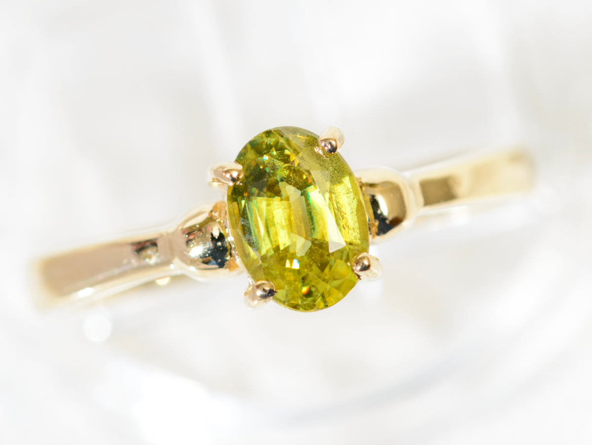 9ct Gold Solitaire Ring With Natural Green Peridot Gemstone UK Size N1/2 (A1916)