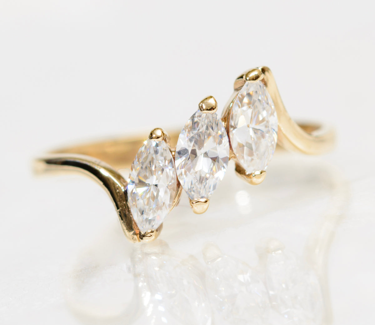 Vintage Gold Ring Hallmarked 9ct Triple Marquise Crystal Gems UK Size M1/2 (A1926)