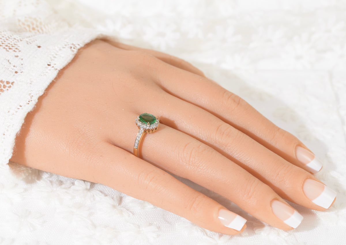 18ct Gold 0.85 Carat Emerald & Diamond Ring Rocks & Co UK Hallmark (A1960)