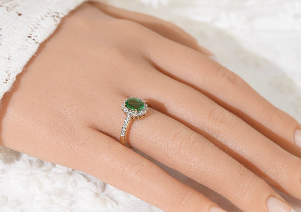 18ct Gold 0.85 Carat Emerald & Diamond Ring Rocks & Co UK Hallmark (A1960)