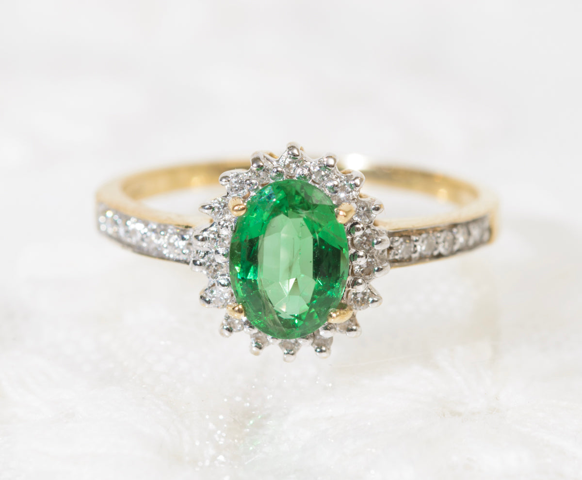 18ct Gold 0.85 Carat Emerald & Diamond Ring Rocks & Co UK Hallmark (A1960)