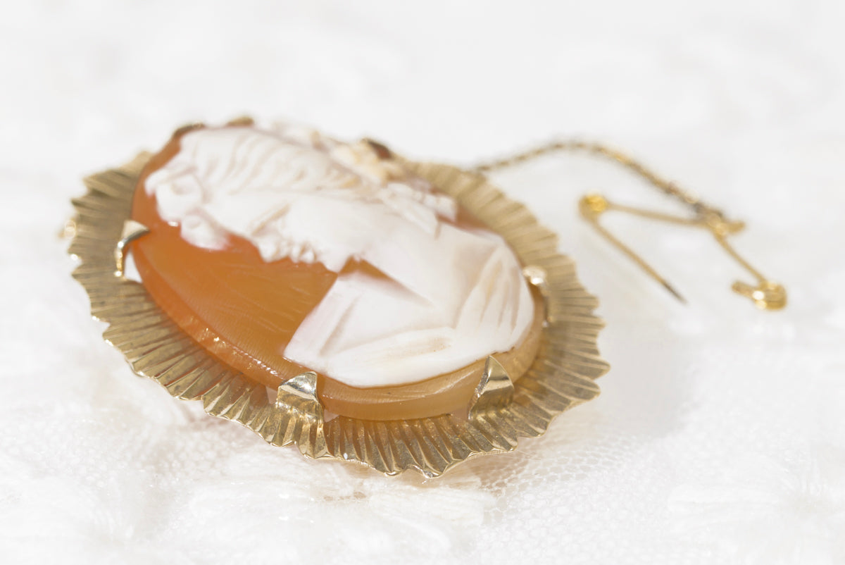 Vintage 9ct Gold Portrait Cameo Brooch/Pin Starburst Mount 1970's Hallmarked (A1964)