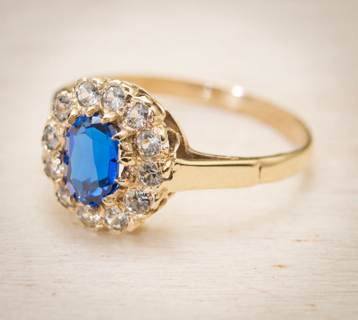 Vintage 9ct Yellow Gold & Lab Created Blue Spinel Ring With Halo Size O1/2 (A1989)