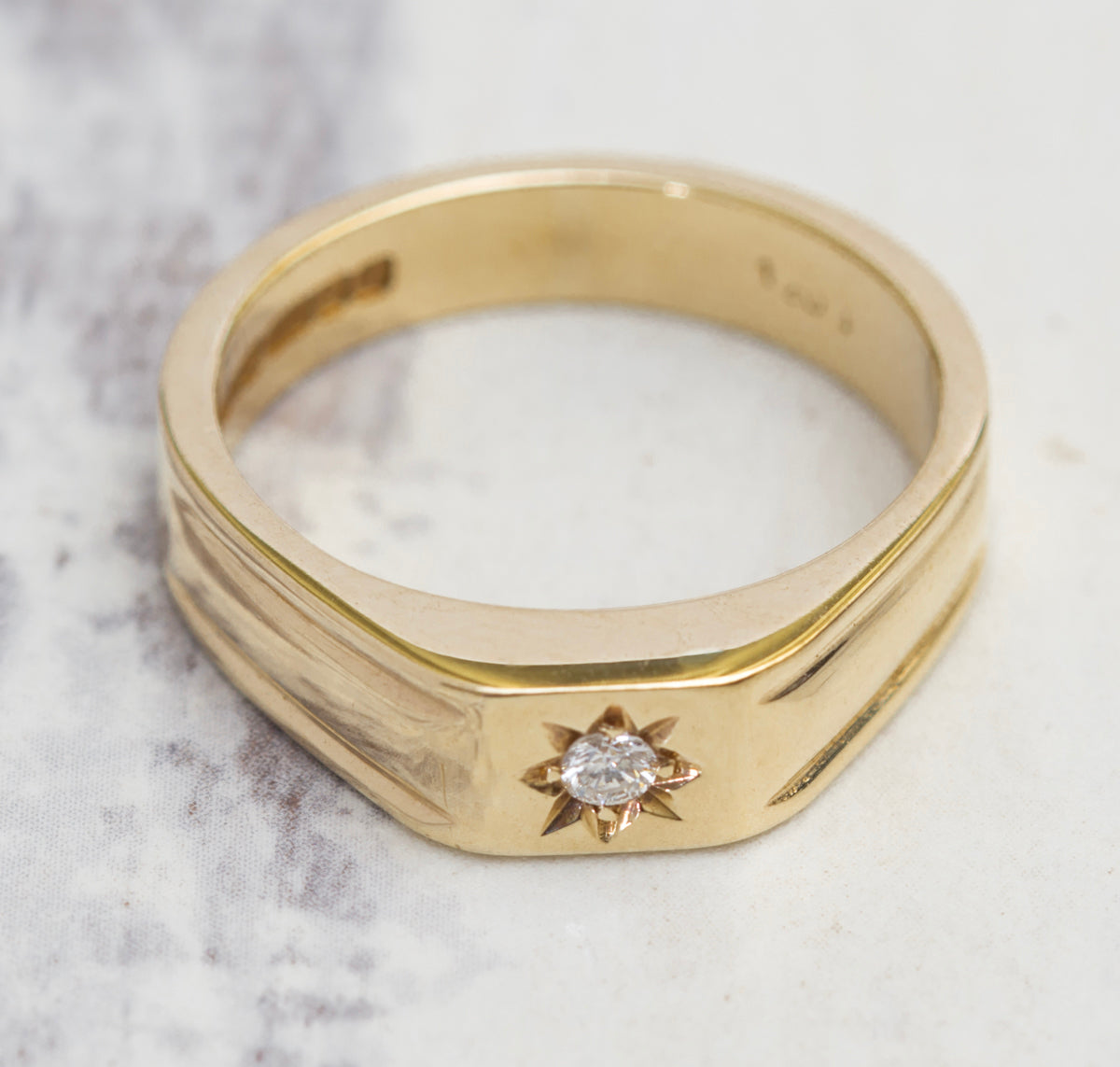 Vintage 9ct Yellow Gold Solitaire Diamond Signet Ring UK Hallmark Size S (A2012)
