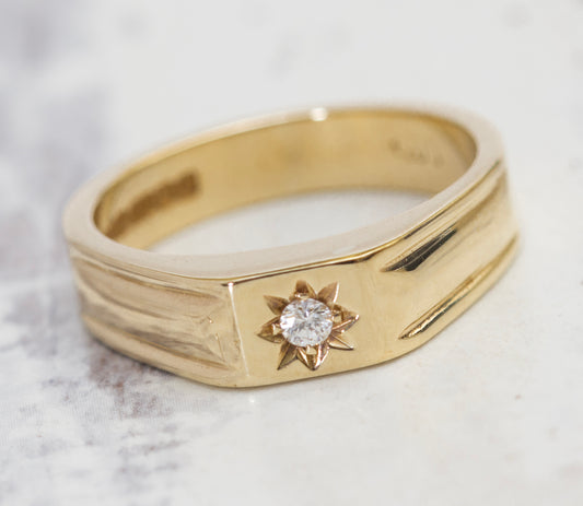 Vintage 9ct Yellow Gold Solitaire Diamond Signet Ring UK Hallmark Size S (A2012)