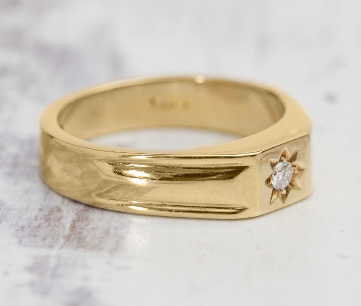 Vintage 9ct Yellow Gold Solitaire Diamond Signet Ring UK Hallmark Size S (A2012)