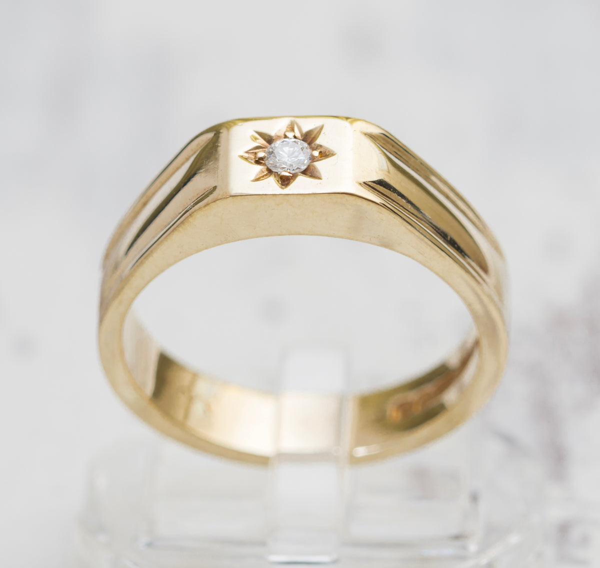 Vintage 9ct Yellow Gold Solitaire Diamond Signet Ring UK Hallmark Size S (A2012)