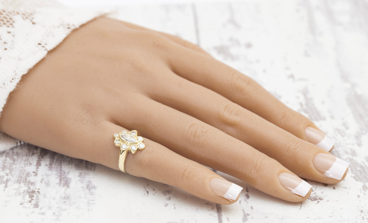 Vintage 18ct Yellow Gold Ring With Marquise Diamond & Halo 0.82 tcw (A2013)