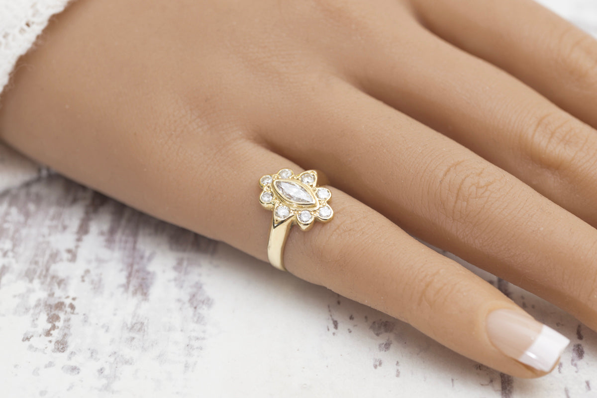Vintage 18ct Yellow Gold Ring With Marquise Diamond & Halo 0.82 tcw (A2013)