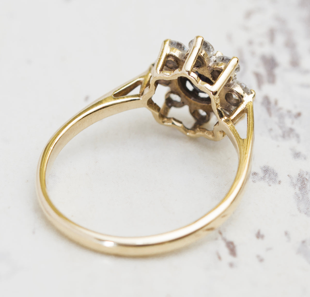 Vintage 9ct Yellow Gold Ring With Midnight Blue Sapphire & CZ Halo Size M (A2016)