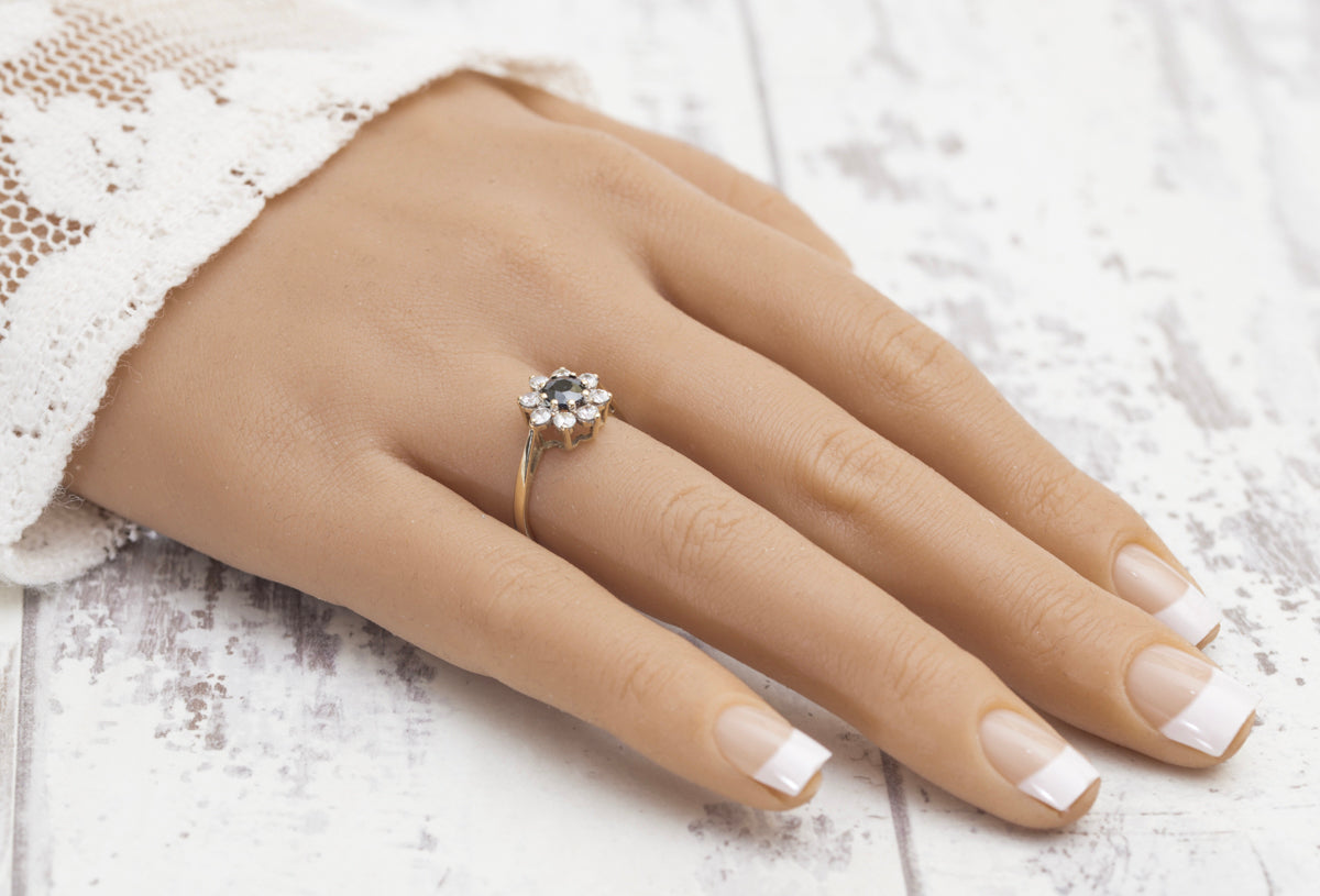 Vintage 9ct Yellow Gold Ring With Midnight Blue Sapphire & CZ Halo Size M (A2016)
