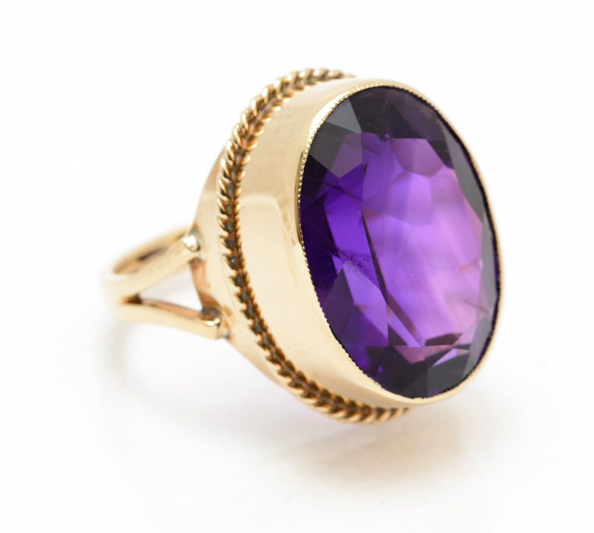 Vintage 9ct Yellow Gold Statement Ring With Very Large 13.5ct Natural Amethyst (A2079