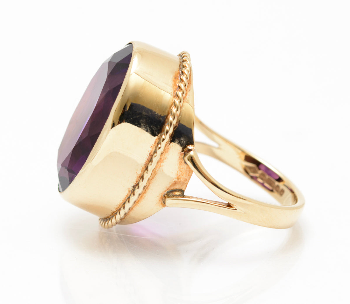 Vintage 9ct Yellow Gold Statement Ring With Very Large 13.5ct Natural Amethyst (A2079