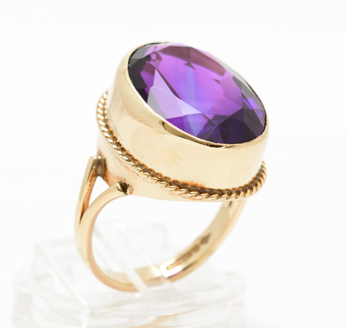 Vintage 9ct Yellow Gold Statement Ring With Very Large 13.5ct Natural Amethyst (A2079