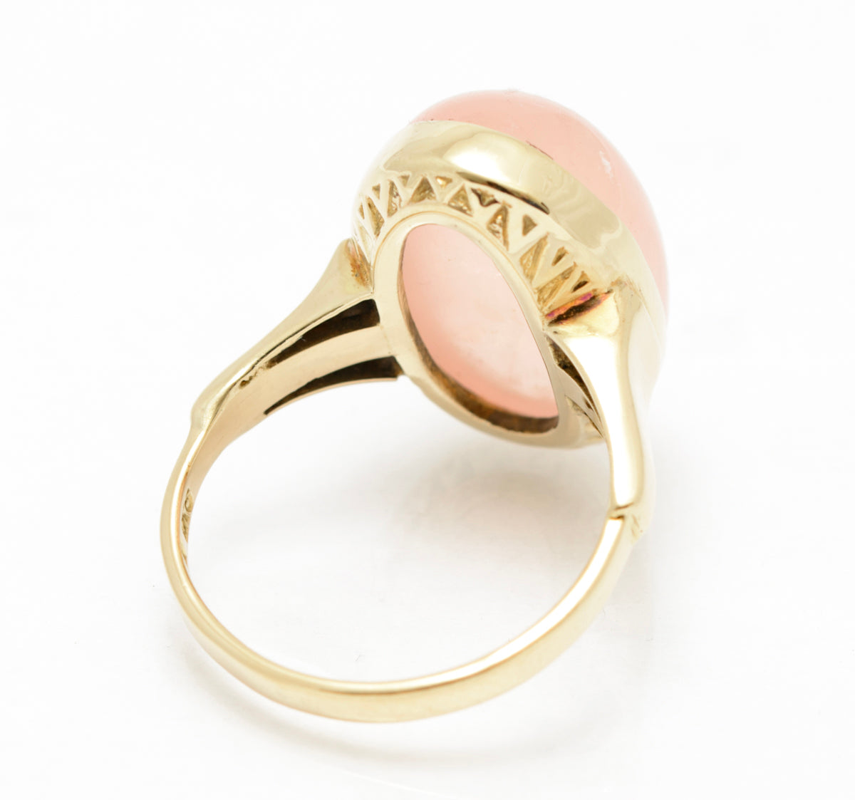 Vintage 9ct Yellow Gold & Large Oval Natural Rose Quartz Cabochon Solitaire Ring (A2083)